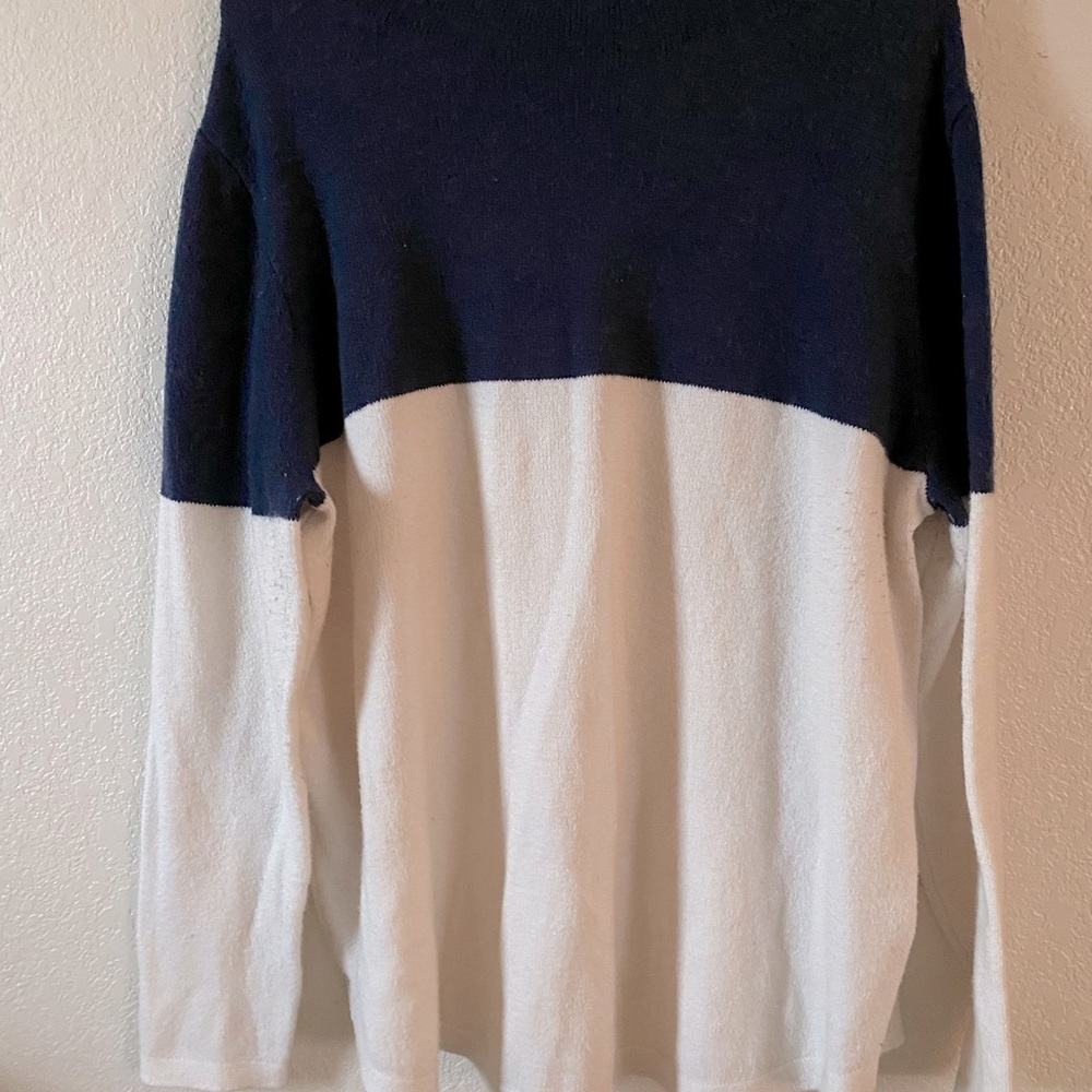 Old Navy Sweater Size XL